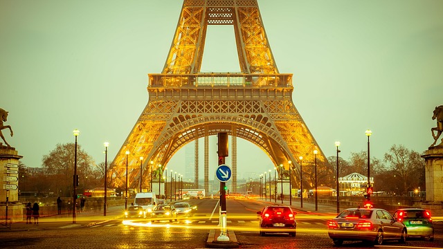 Lease a car in Paris